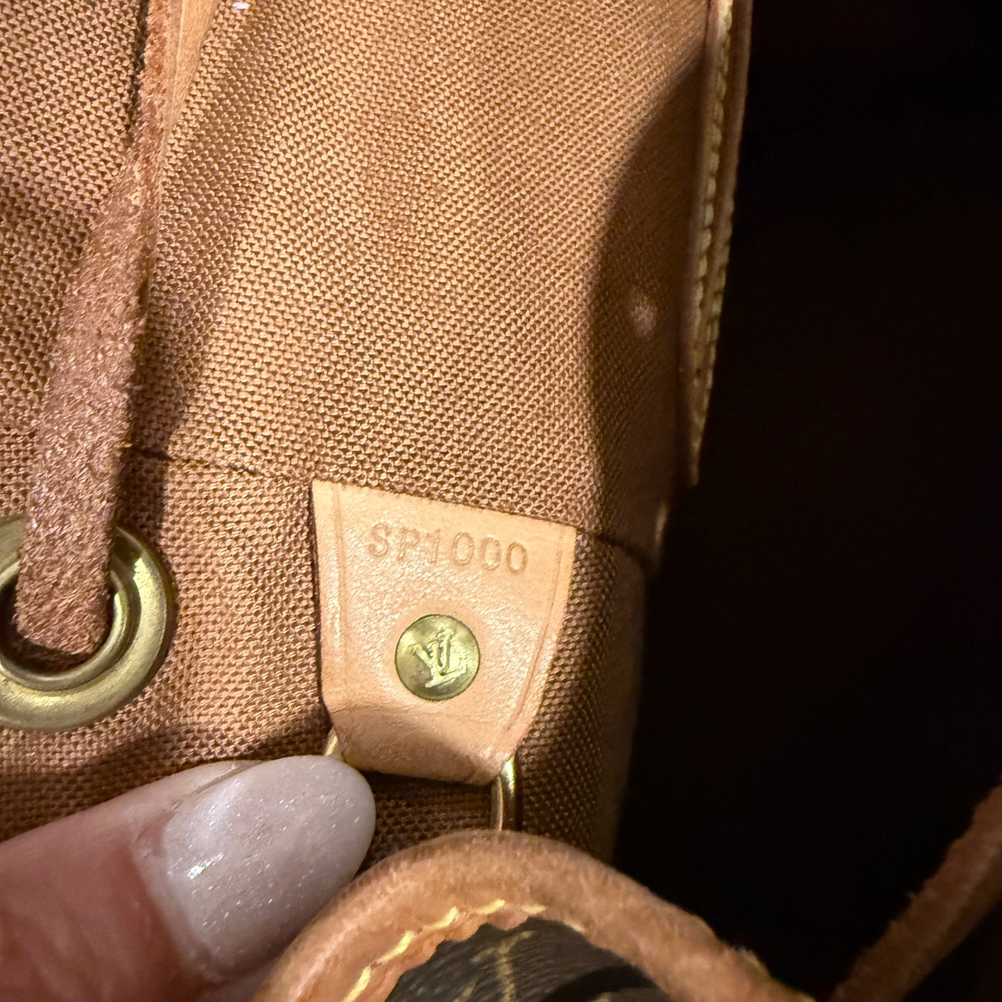Louis Vuitton Montsouris MM