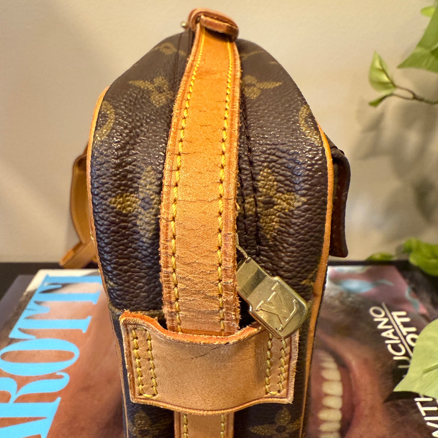 Louis Vuitton Jeune Fille