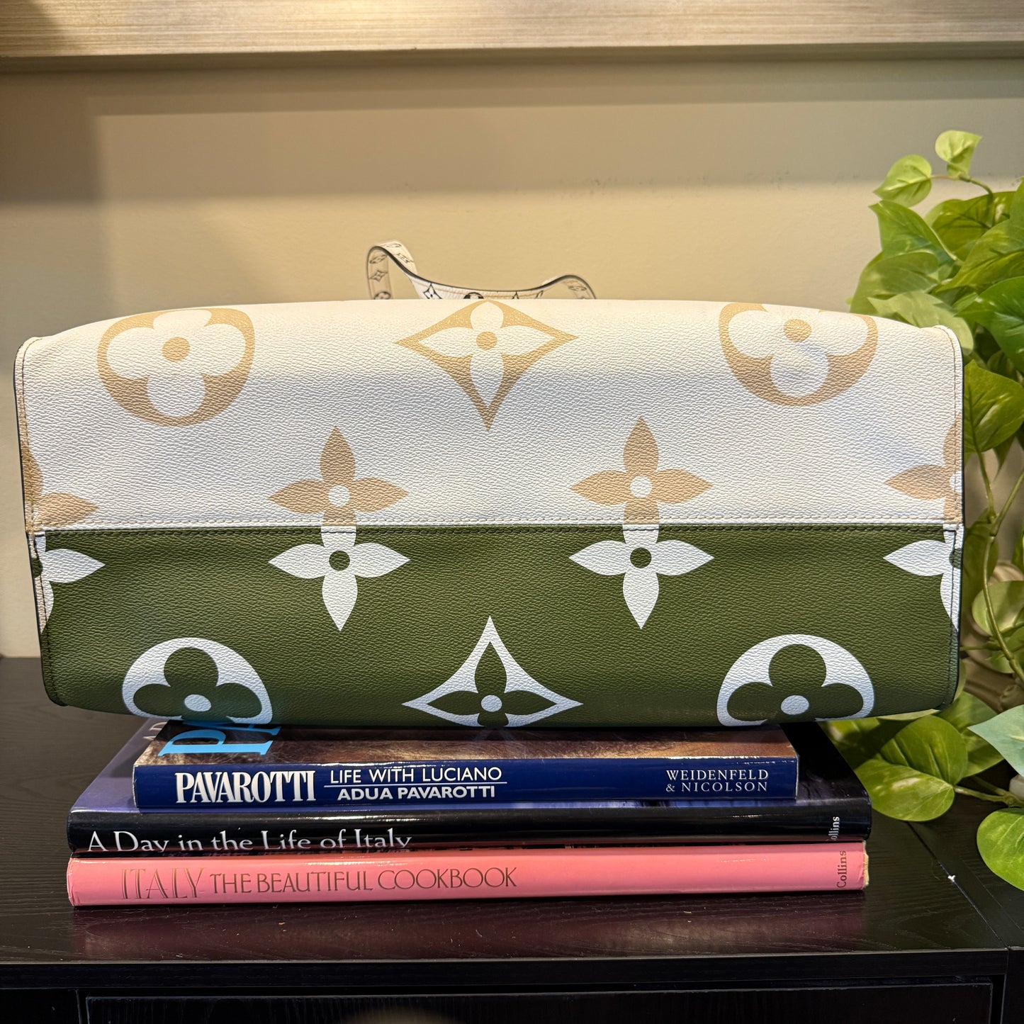 Louis Vuitton OnThe Go Limited Edition