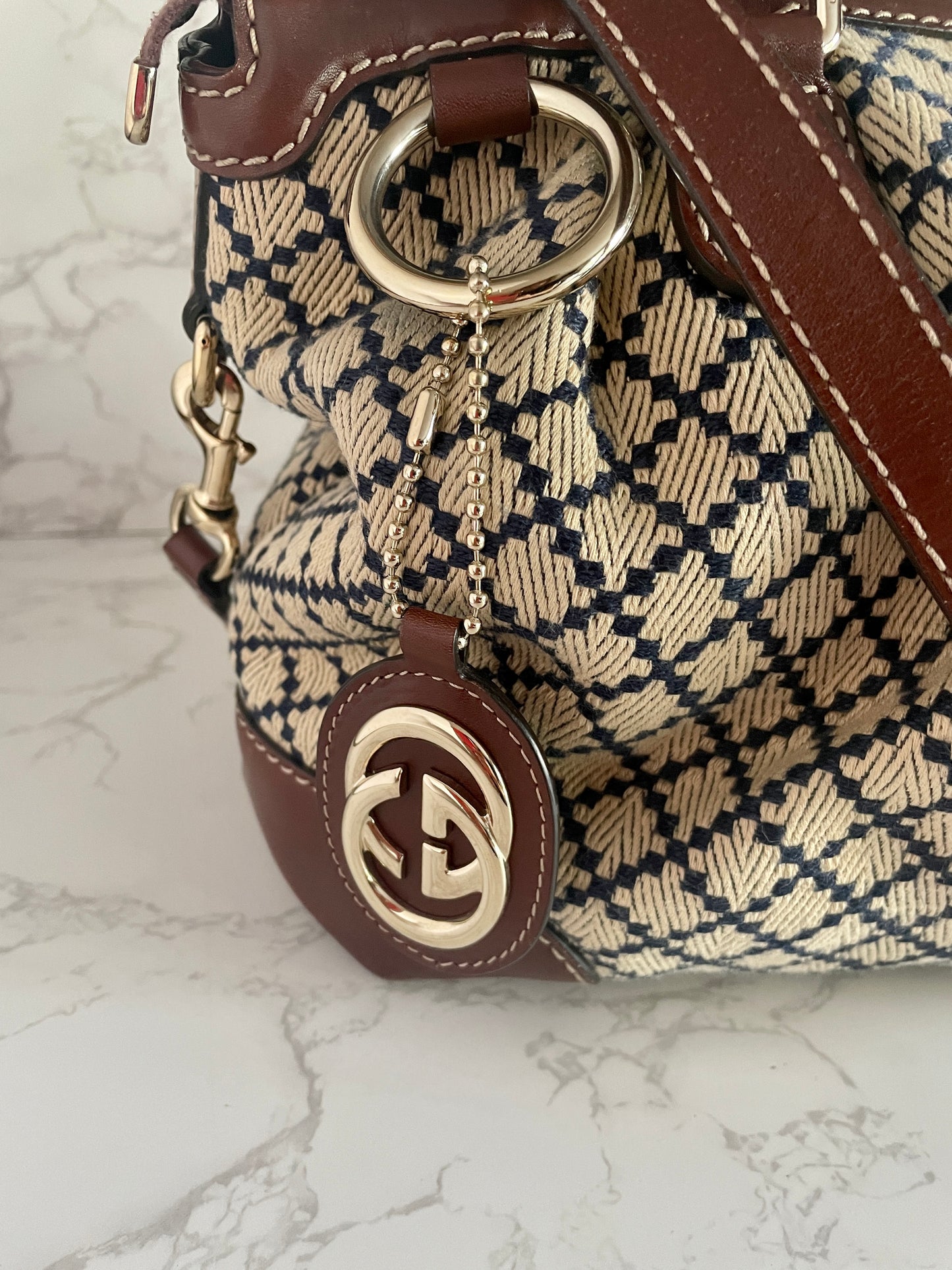 GUCCI BEIGE BLUE DIAMANTE SUKEY