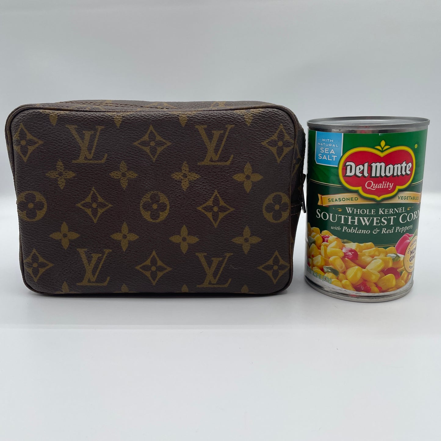 Louis Vuitton Trousse 18