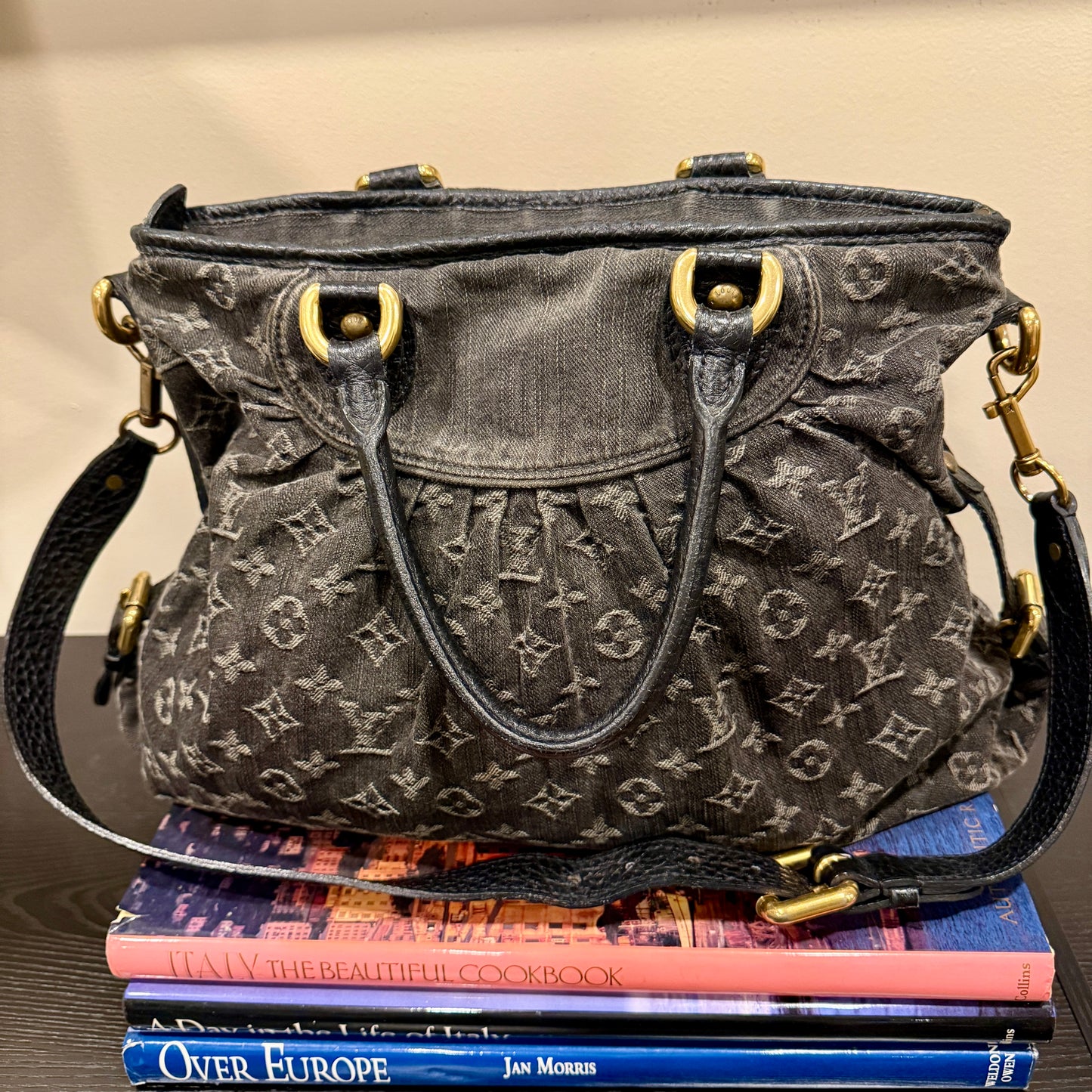 Louis Vuitton Neo Cabby