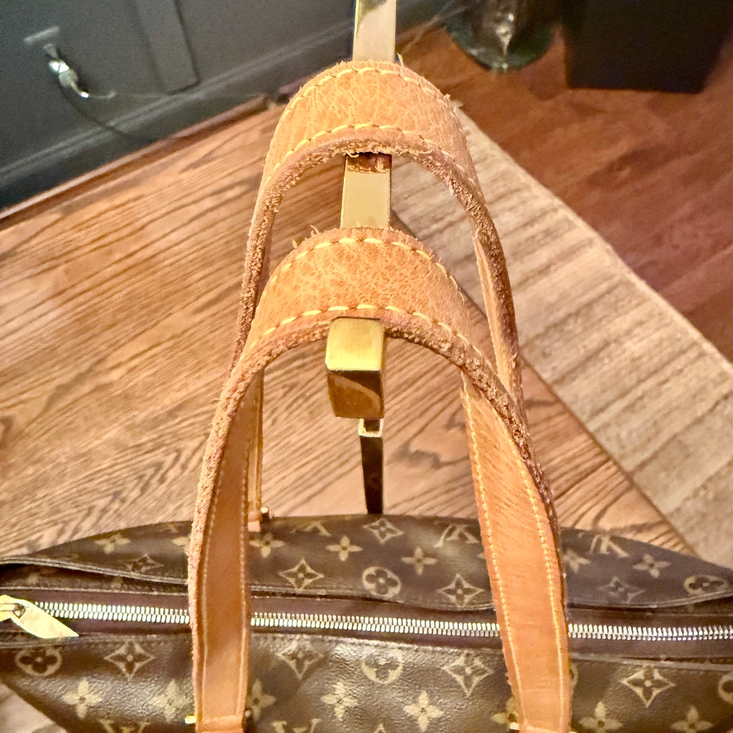 Louis Vuitton Cabas Mezzo