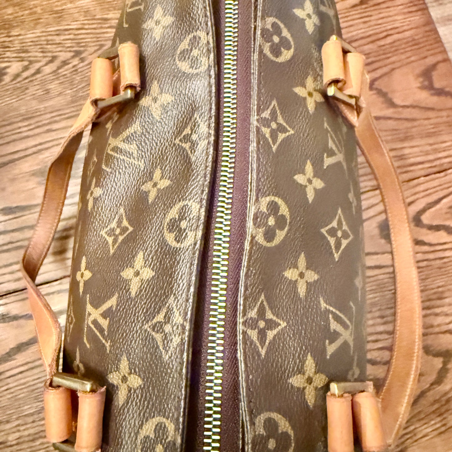 Louis Vuitton Cabas Mezzo