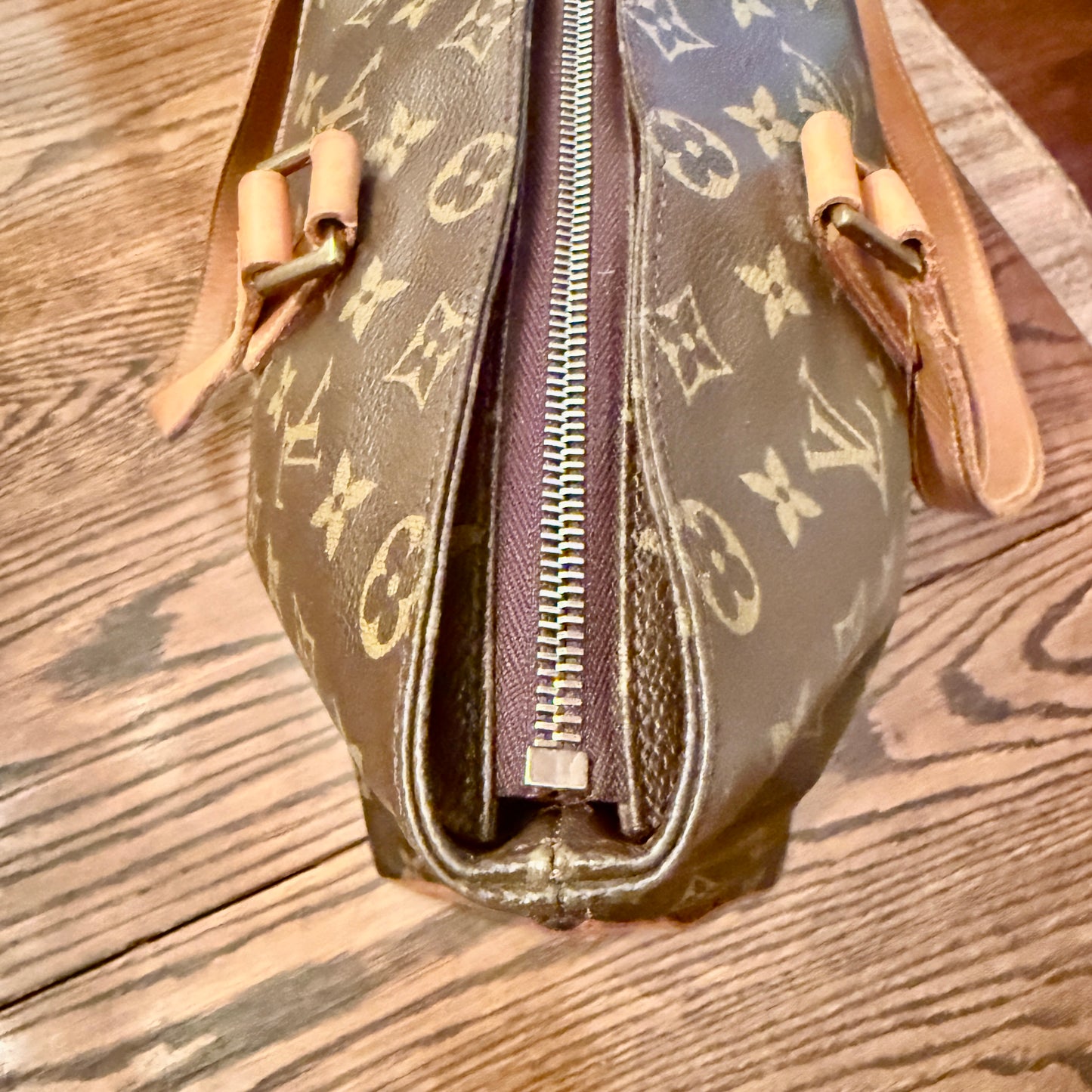 Louis Vuitton Cabas Mezzo