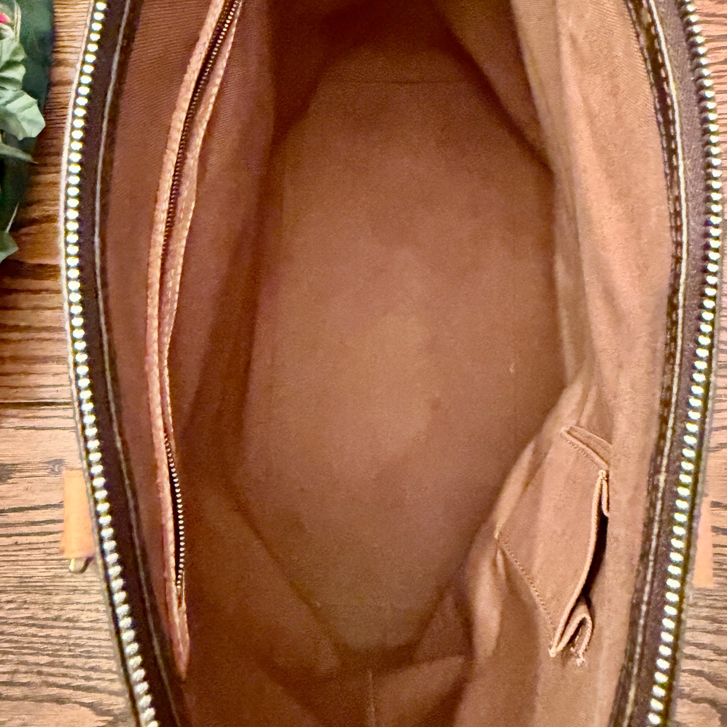 Louis Vuitton Cabas Mezzo
