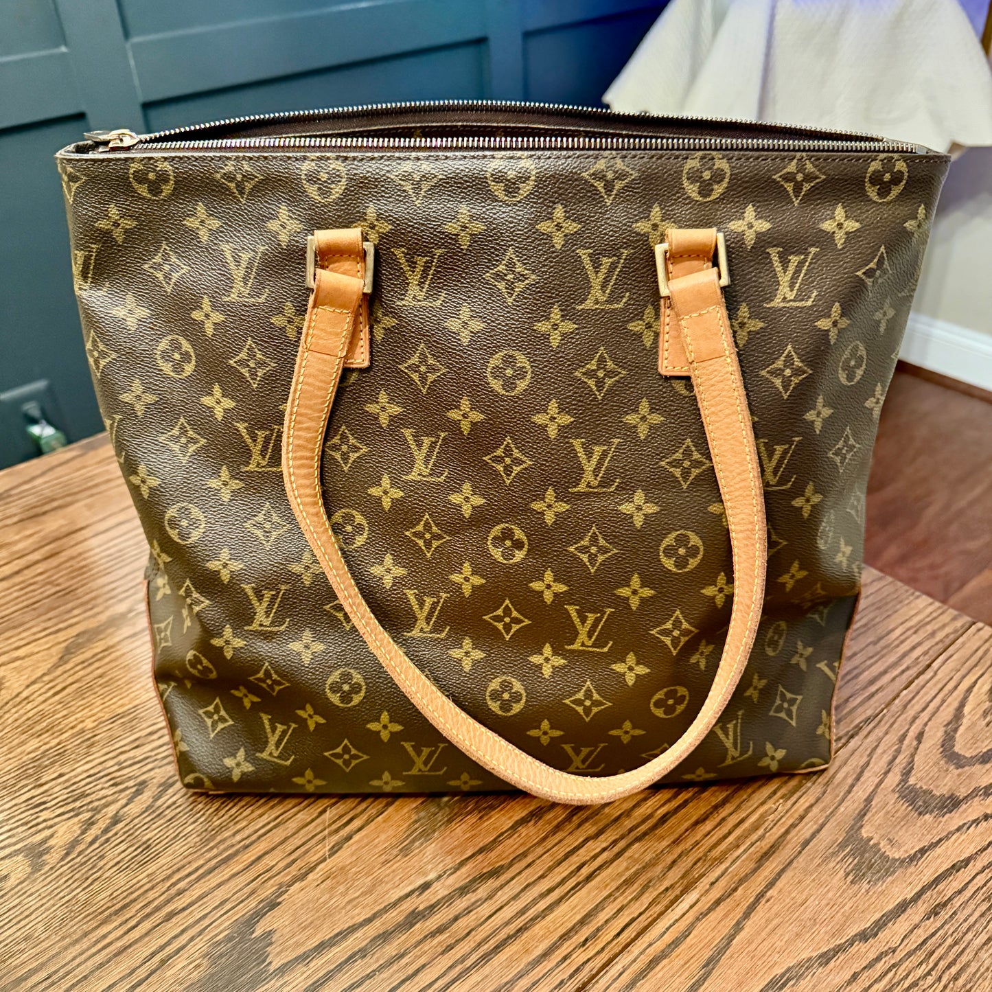 Louis Vuitton Cabas Mezzo