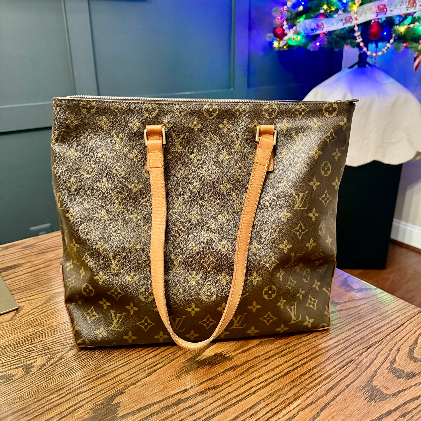 Louis Vuitton Cabas Mezzo