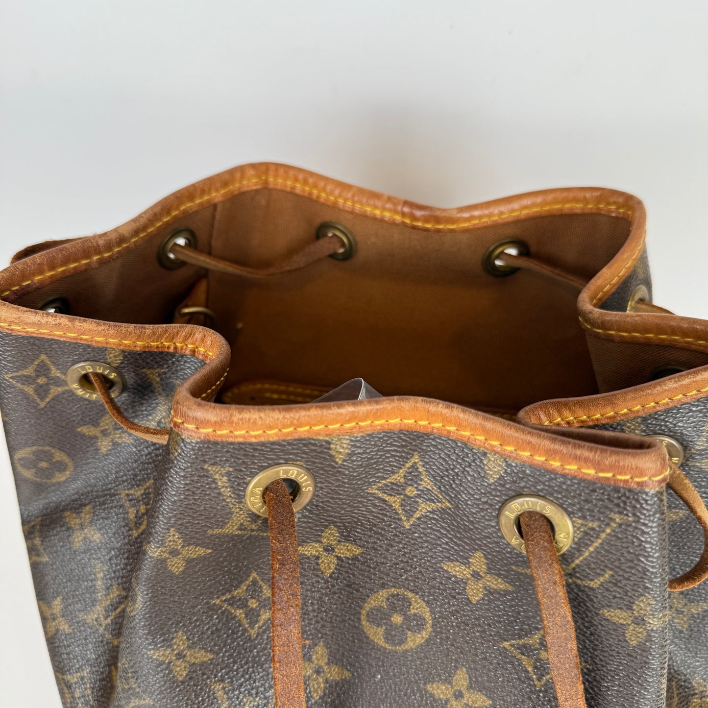 Louis Vuitton Montsouris MM