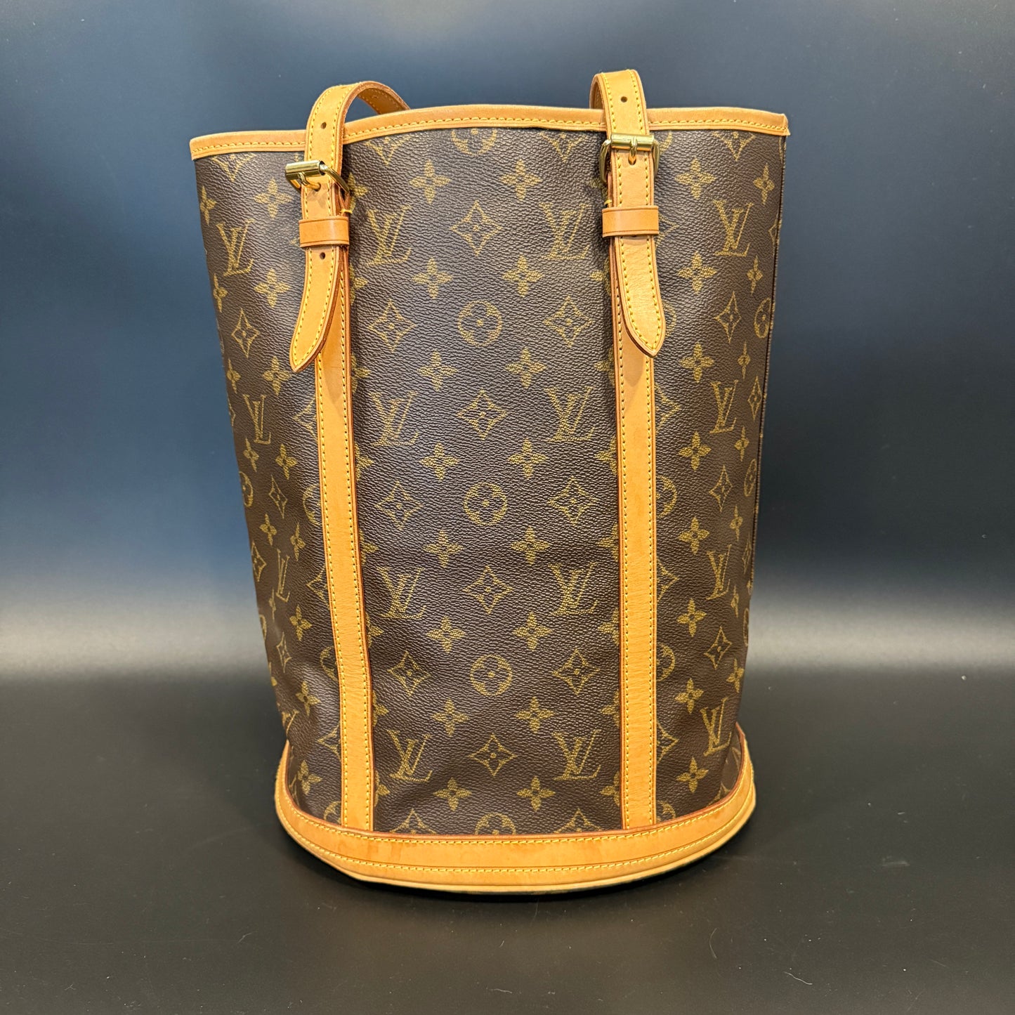 Louis Vuitton Bucket GM