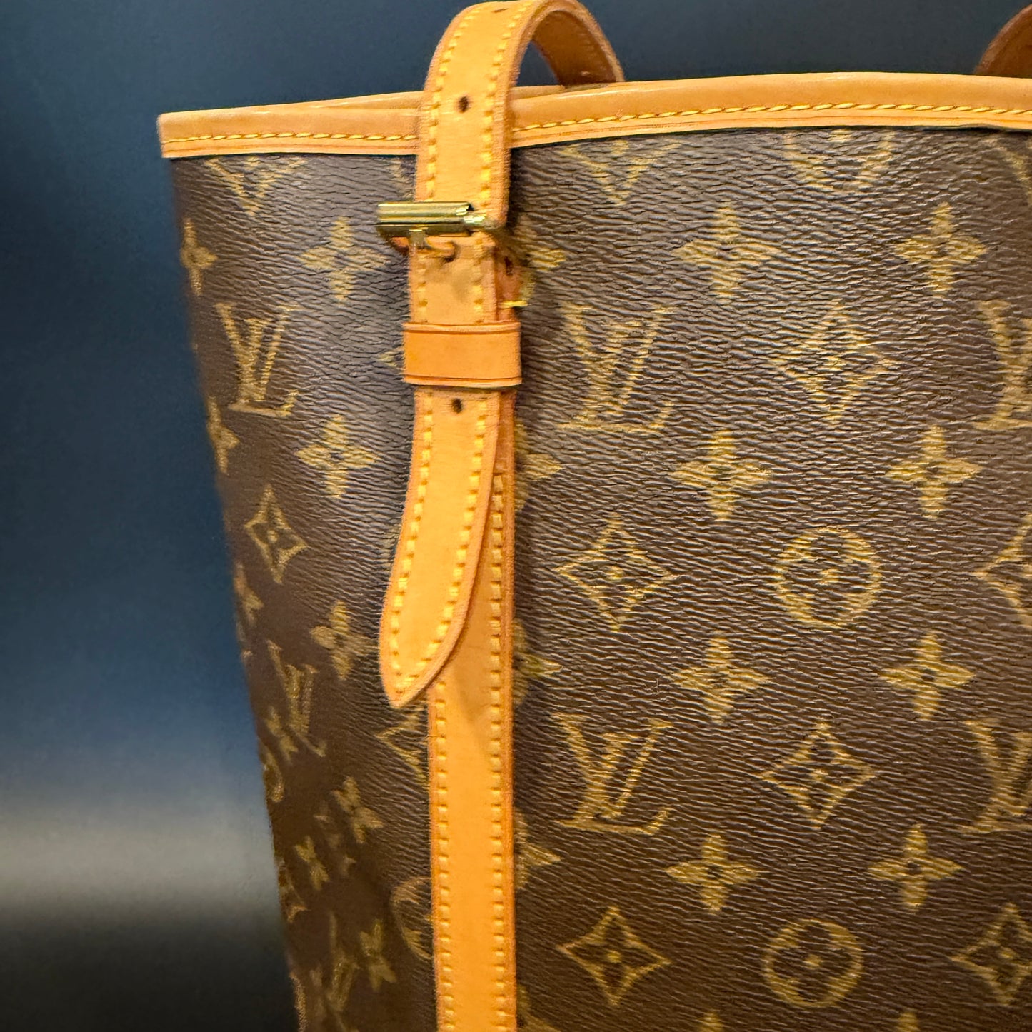 Louis Vuitton Bucket GM