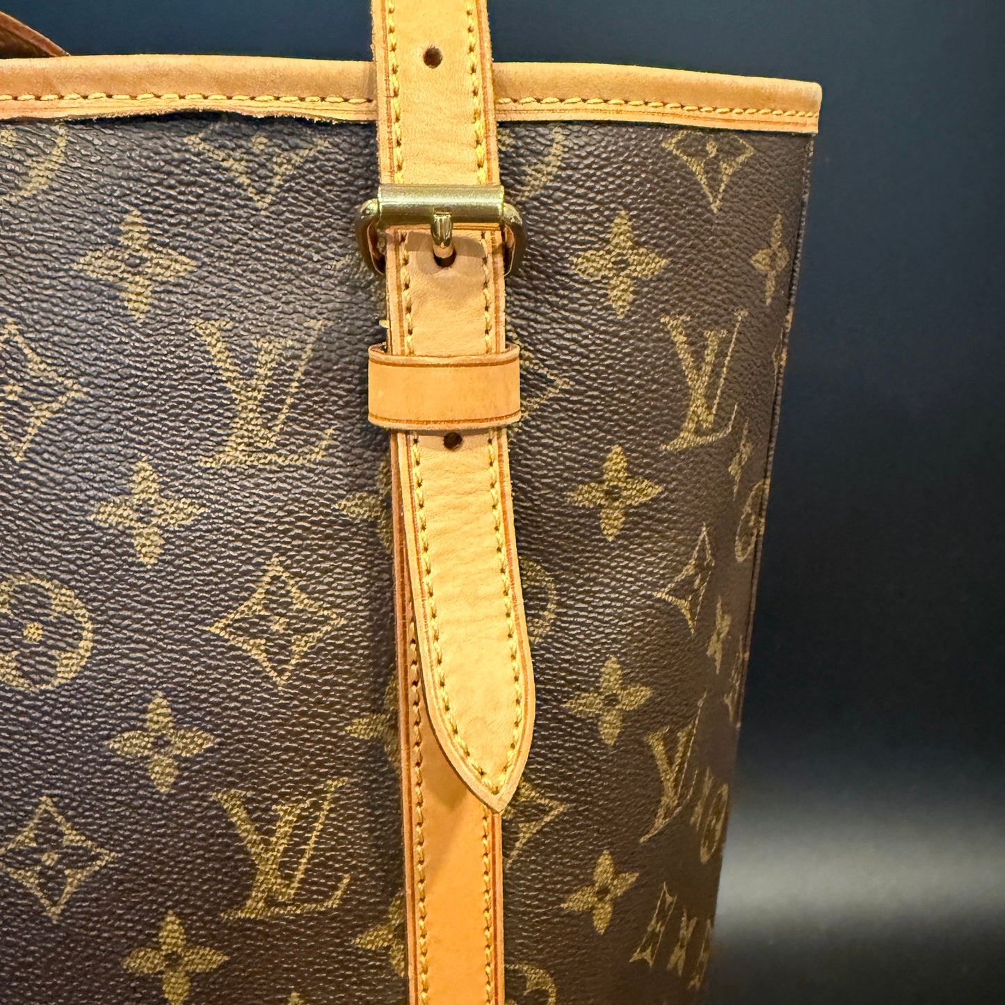 Louis Vuitton Bucket GM