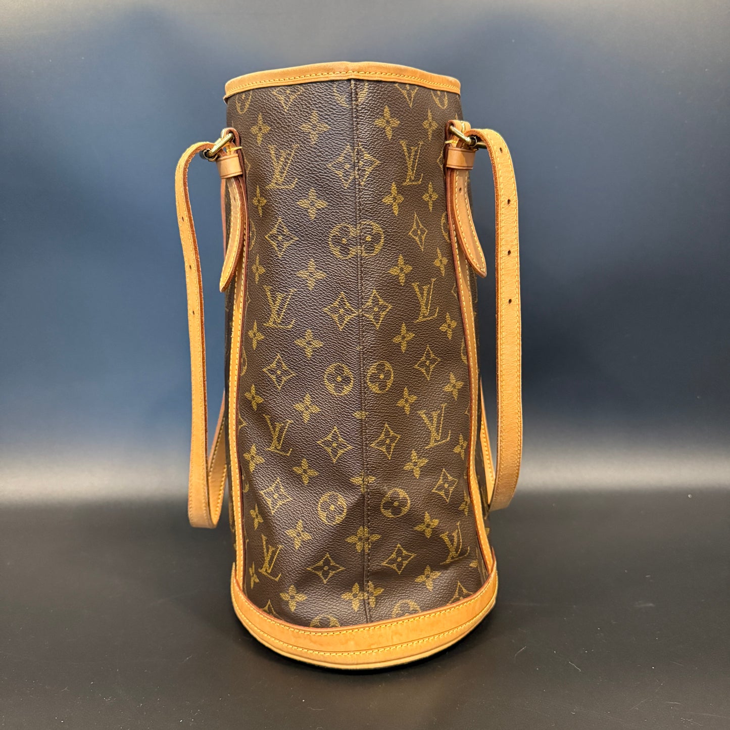 Louis Vuitton Bucket GM
