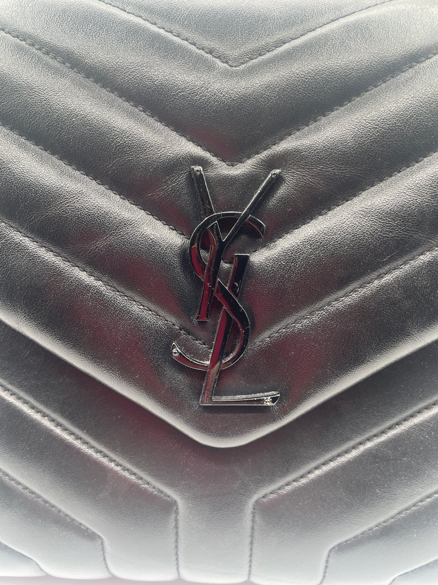 YSL MEDIUM LOULOU Y STITCH, LAMBSKIN BLACK on BLACK w/ DUST BAG