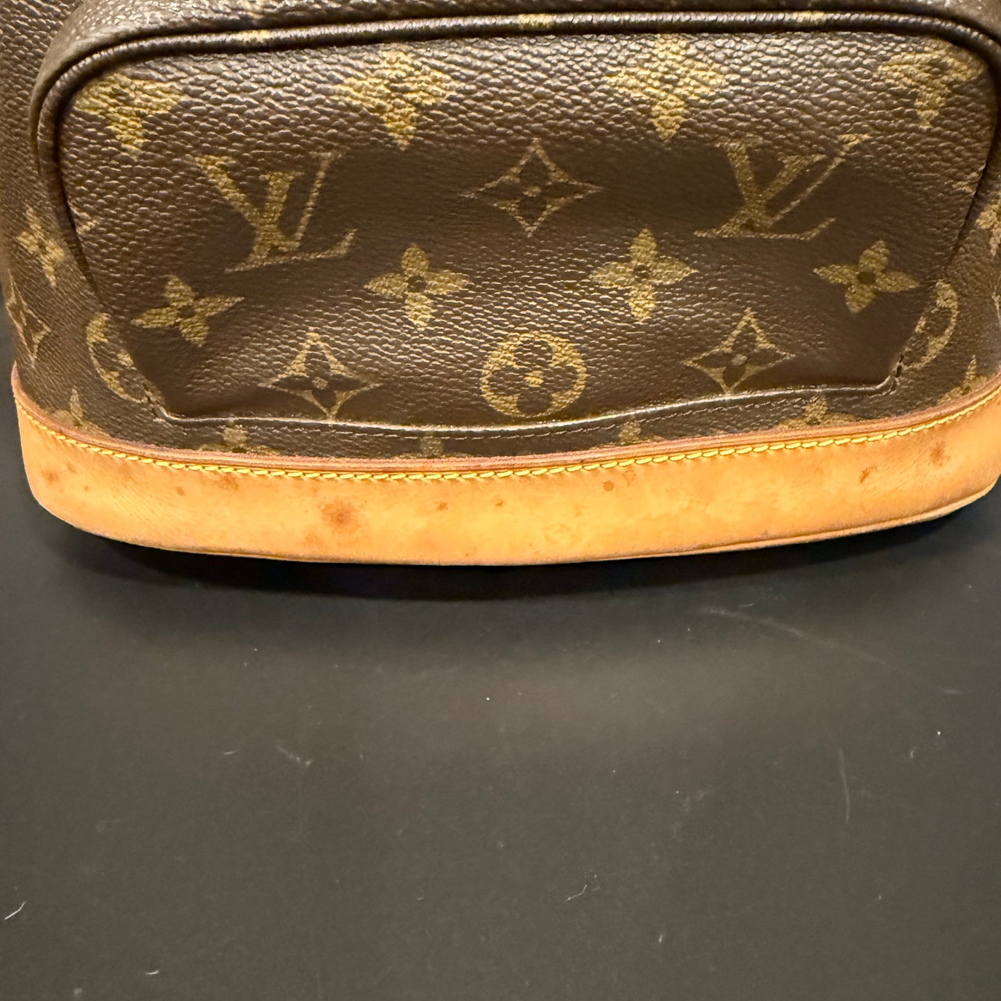 Louis Vuitton Montsouris MM