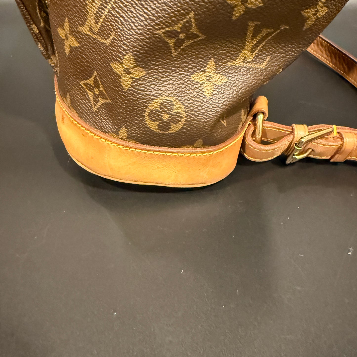 Louis Vuitton Montsouris MM
