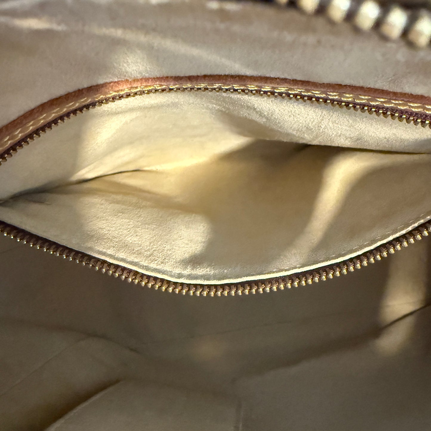 Louis Vuitton Looping GM