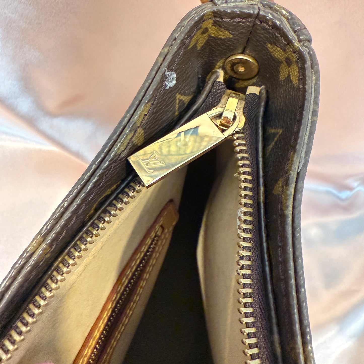 Louis Vuitton Looping GM