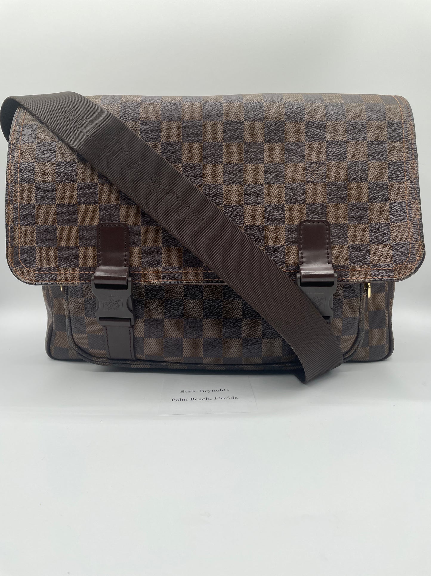 LOUIS VUITTON MELVILLE MESSENGER DAMIER EBENE