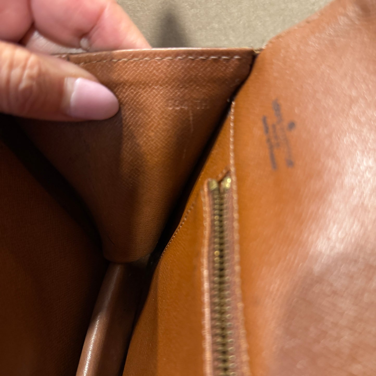 Louis Vuitton Pochette Dame Medium