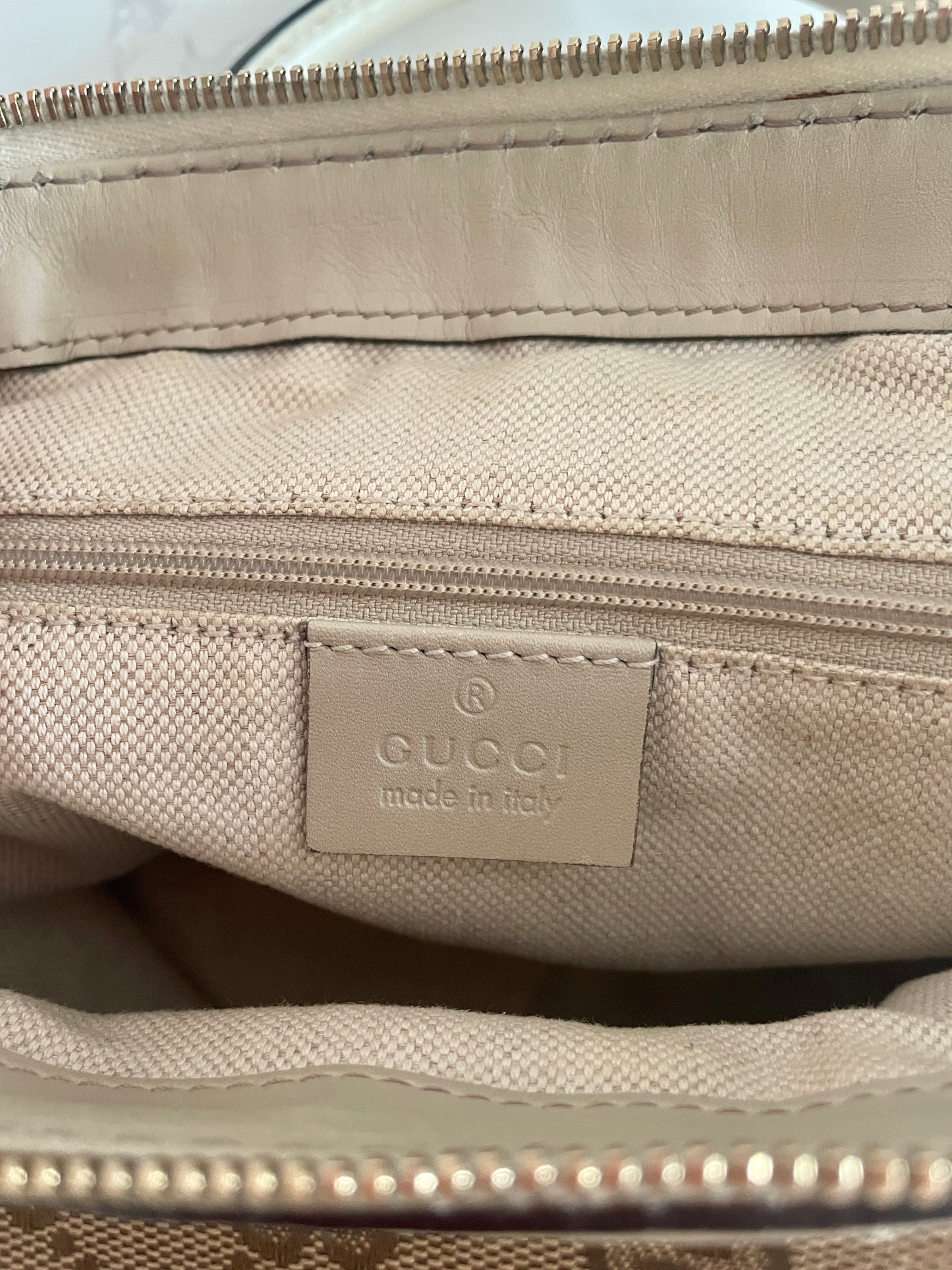 GUCCI CANVAS MEDIUM SUKEY CROSSBODY