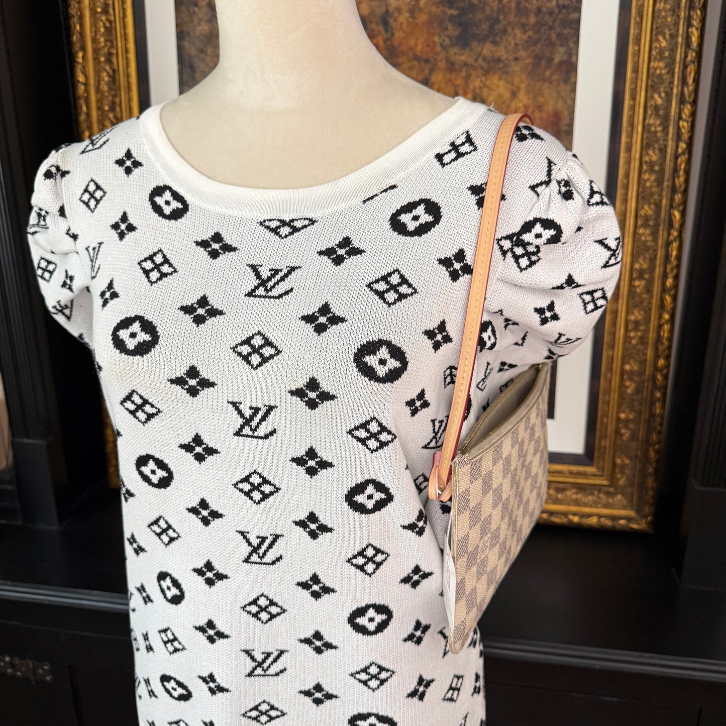 Louis Vuitton Neverfull MM Pouch