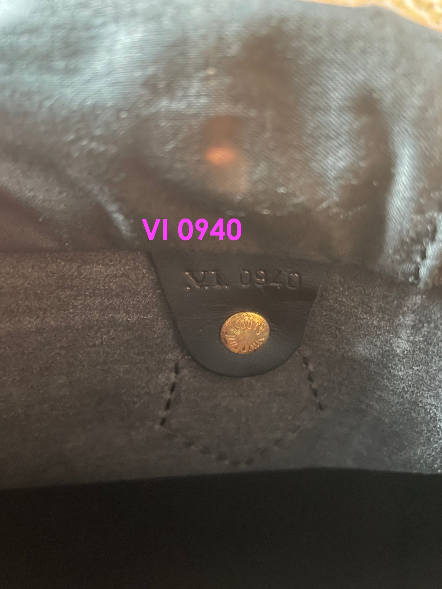 LOUIS VUITTON SPEEDY 40 BLACK EPI