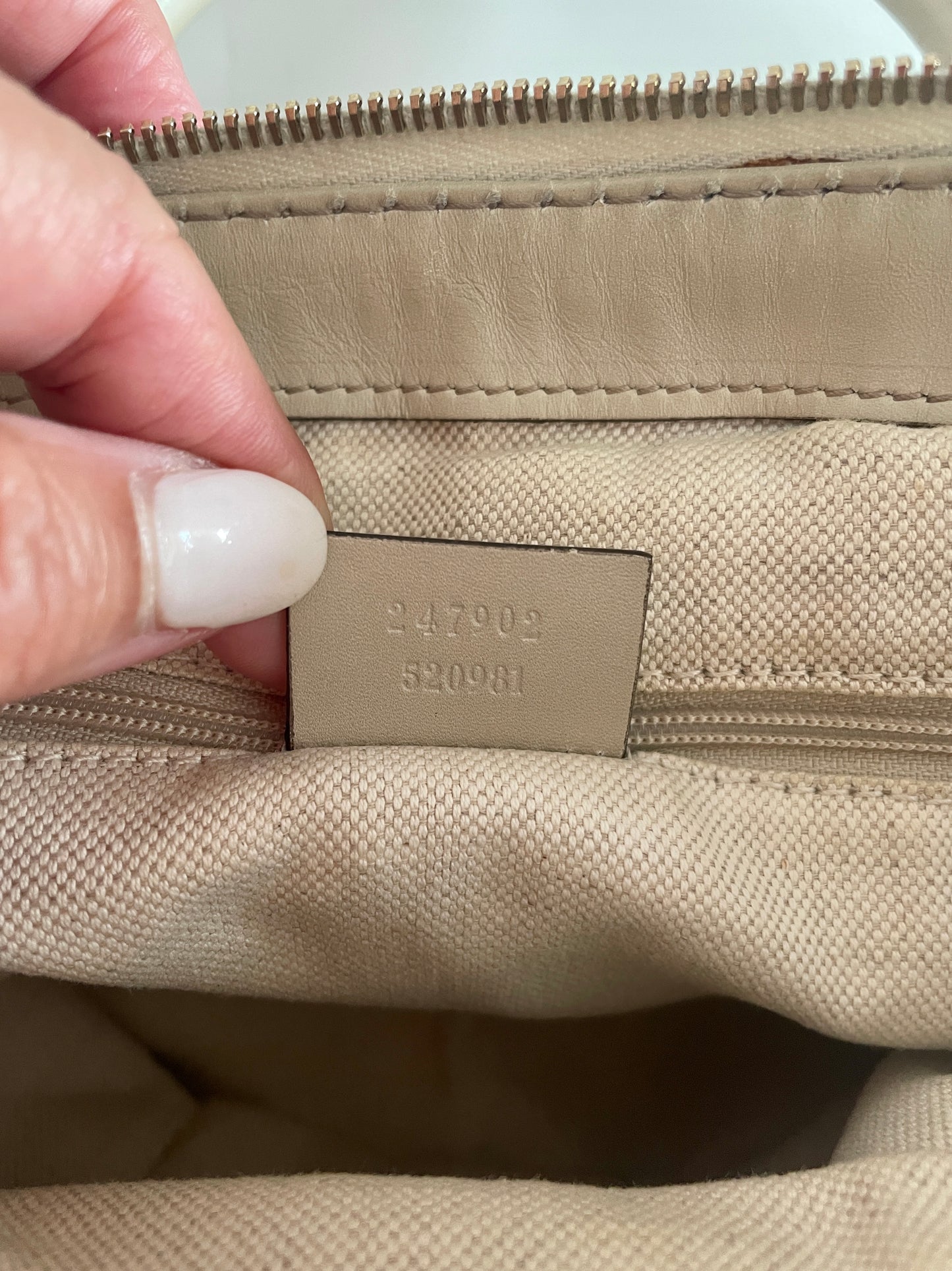 GUCCI CANVAS MEDIUM SUKEY CROSSBODY