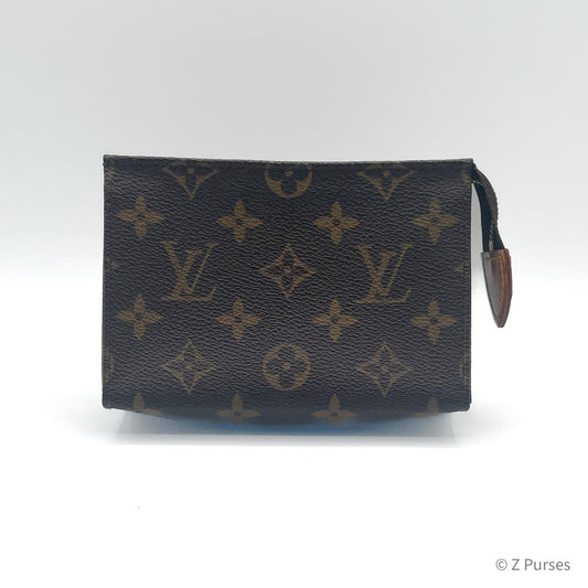 LOUIS VUITTON TOILETRY 15