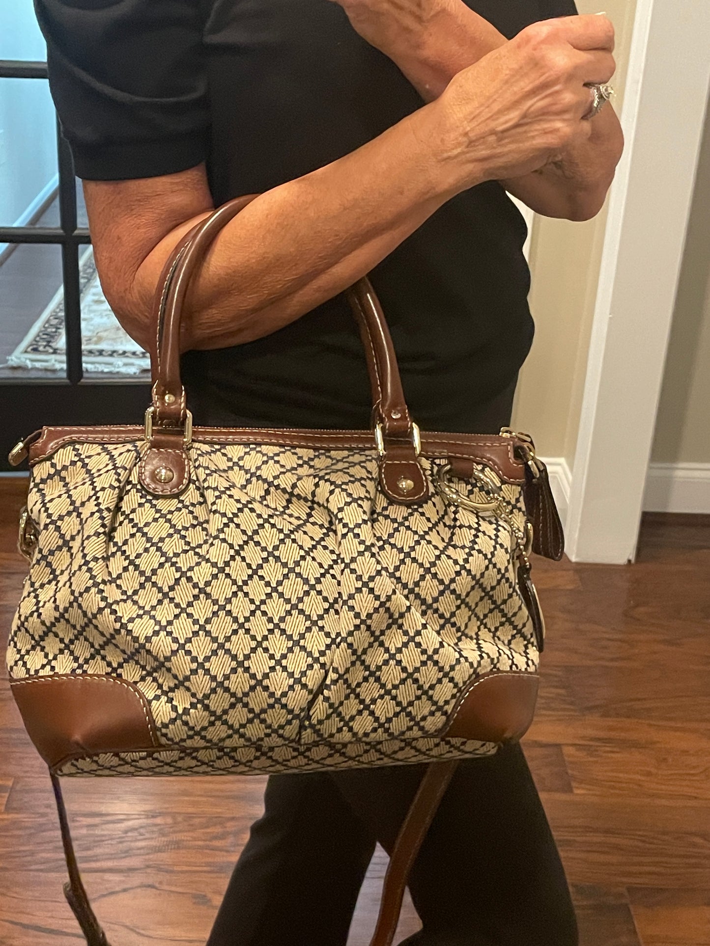 GUCCI  BEIGE BLUE DIAMANTE SUKEY