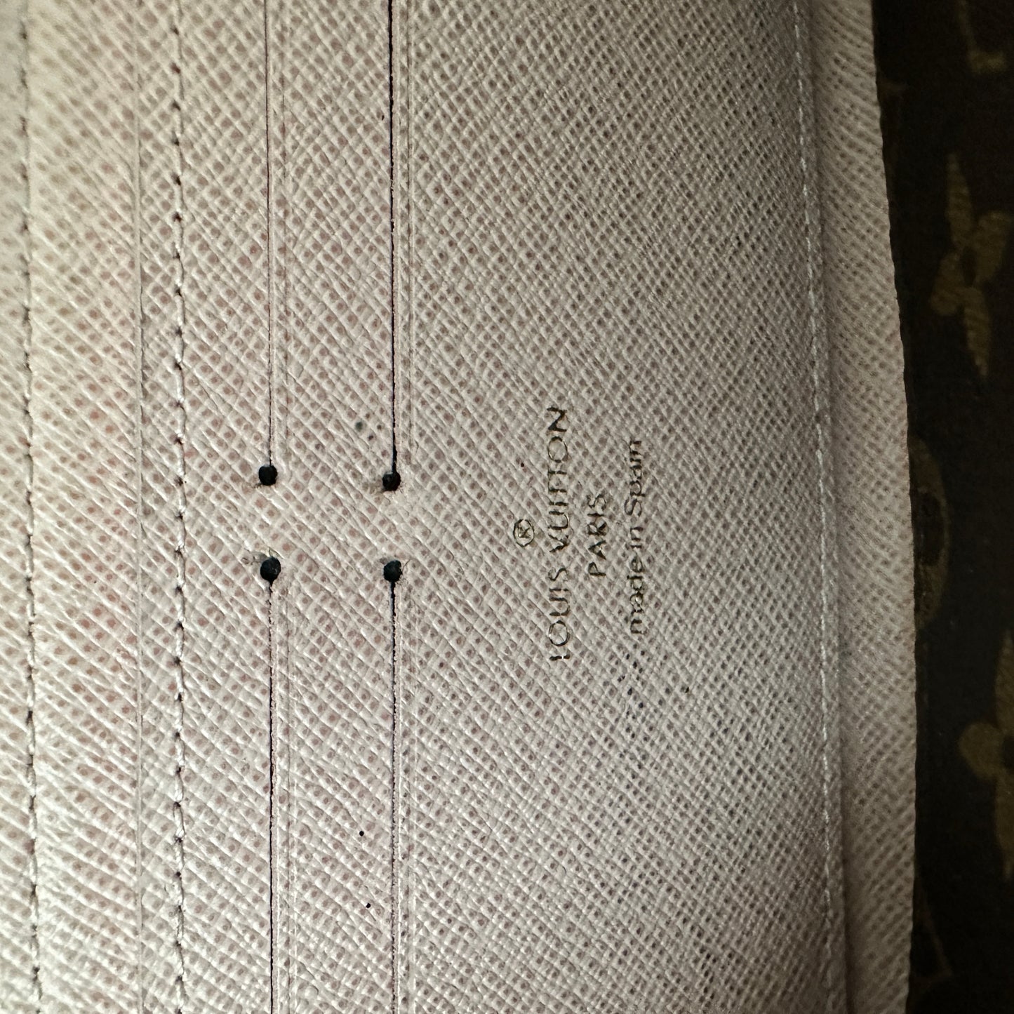 Louis Vuitton Zippy Wallet