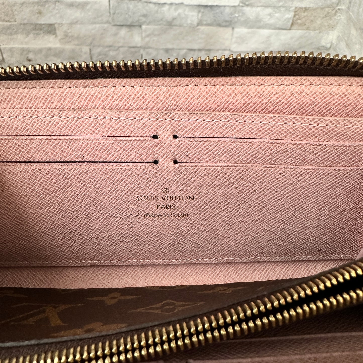 Louis Vuitton Zippy Wallet