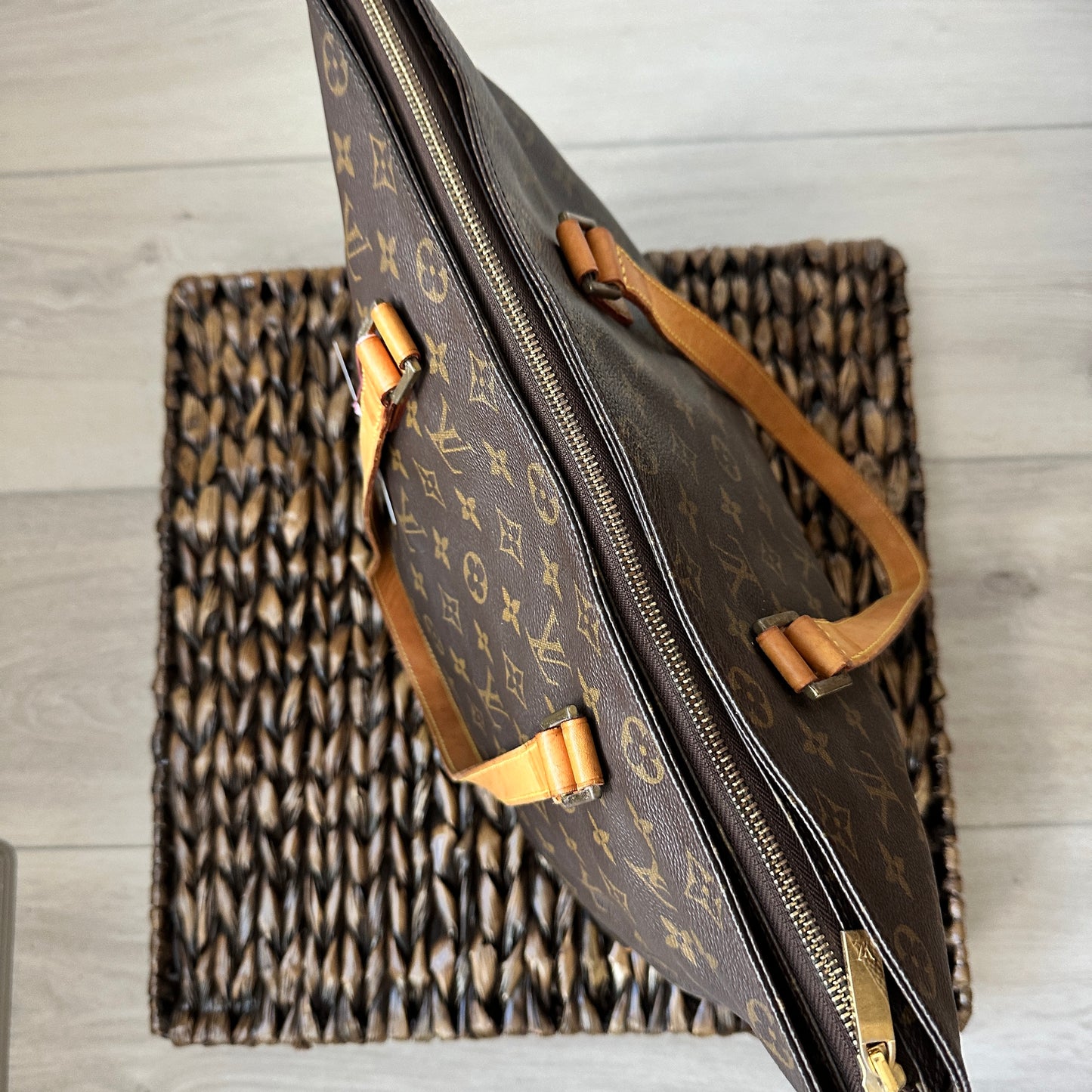 Louis Vuitton Cabas Mezzo