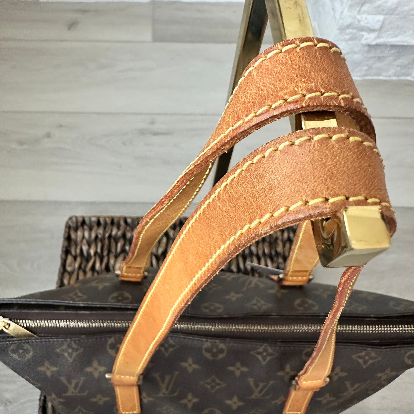 Louis Vuitton Cabas Mezzo