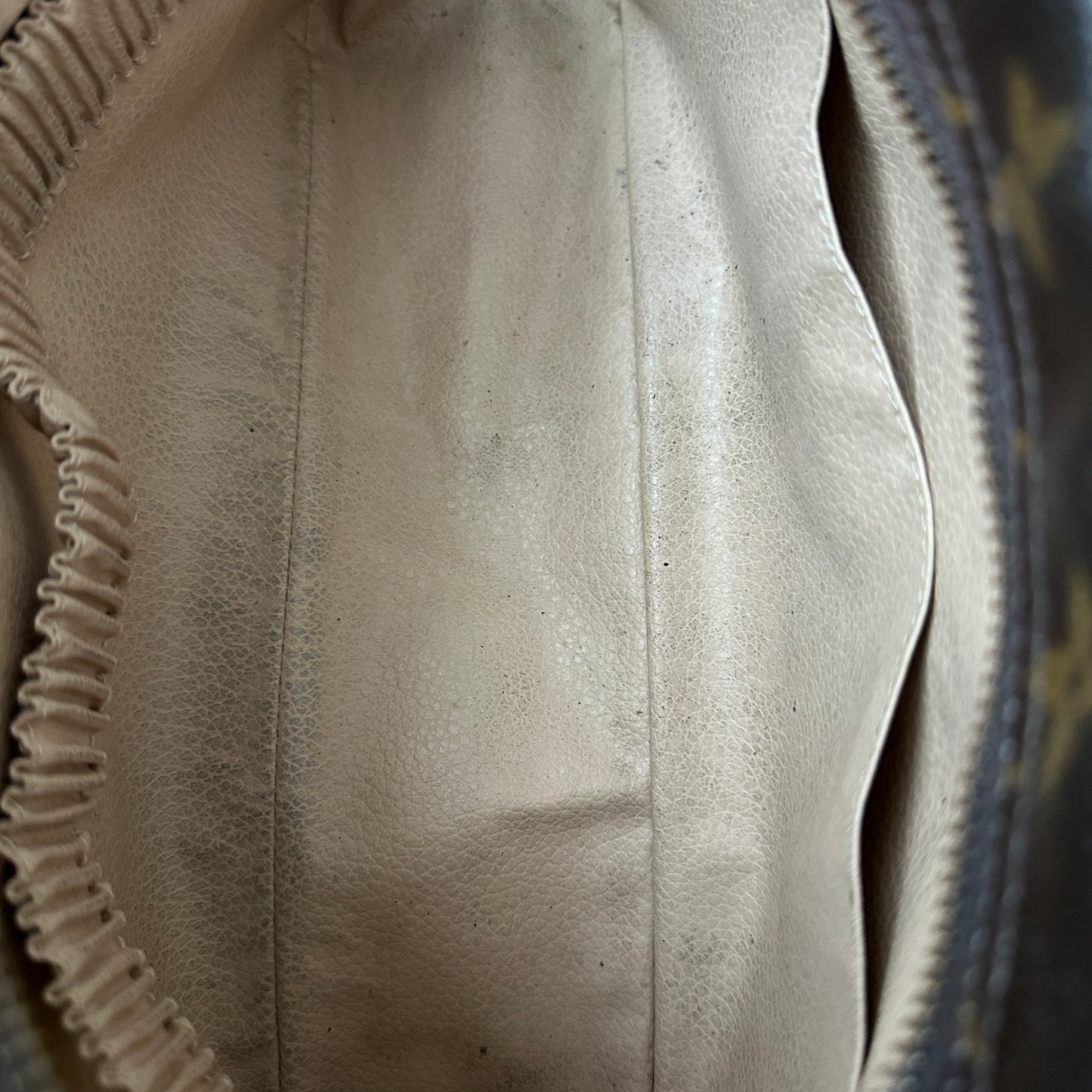 Louis Vuitton Trousse 28