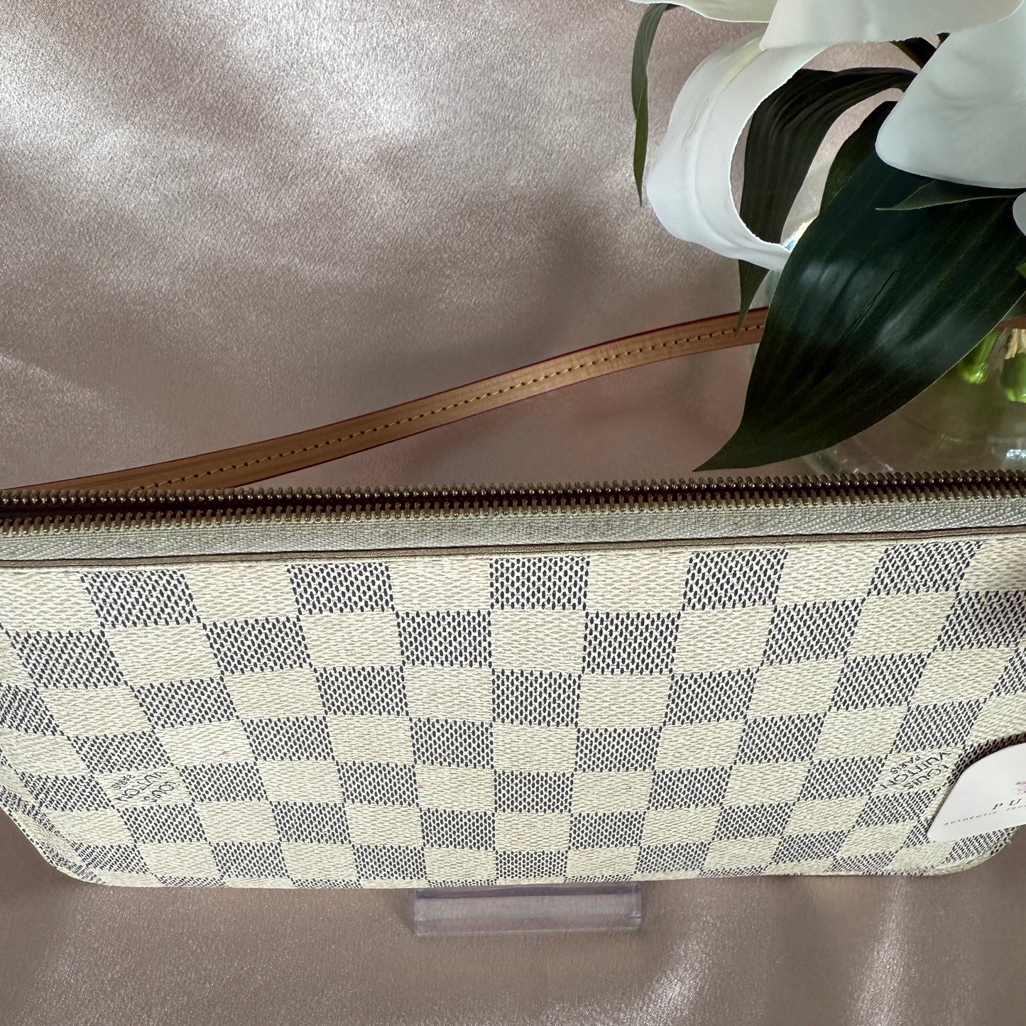 Louis Vuitton Neverfull MM Pouch