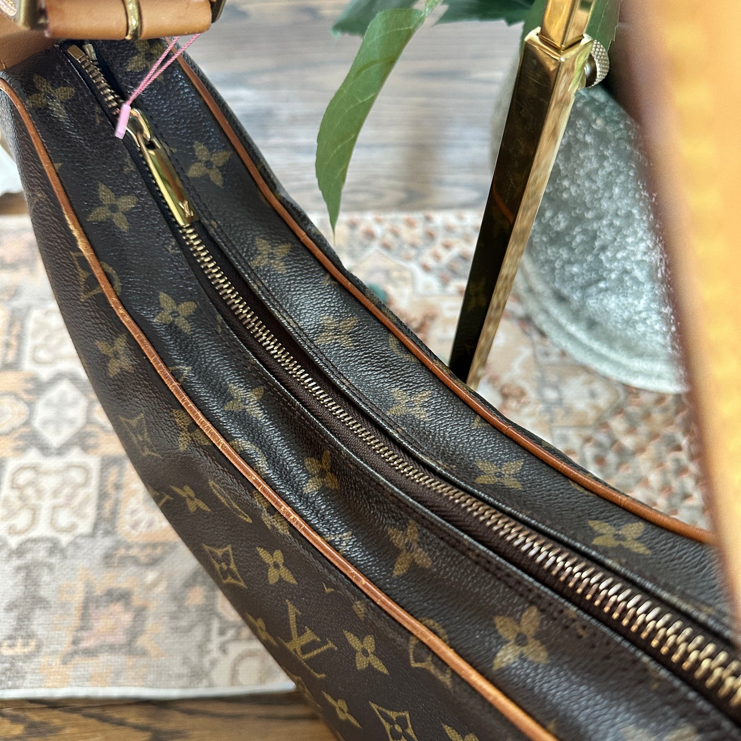 Louis Vuitton Croissant MM