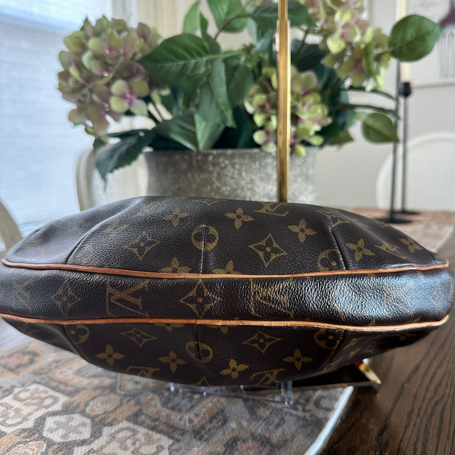 Louis Vuitton Croissant MM