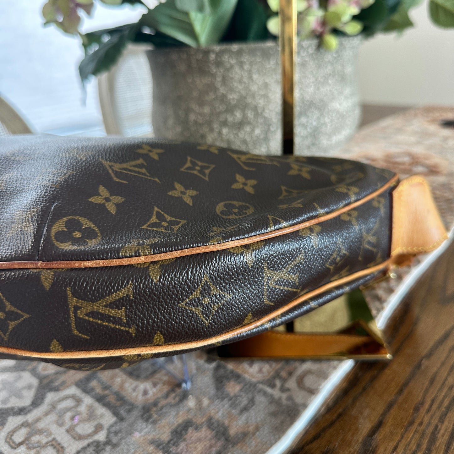 Louis Vuitton Croissant MM