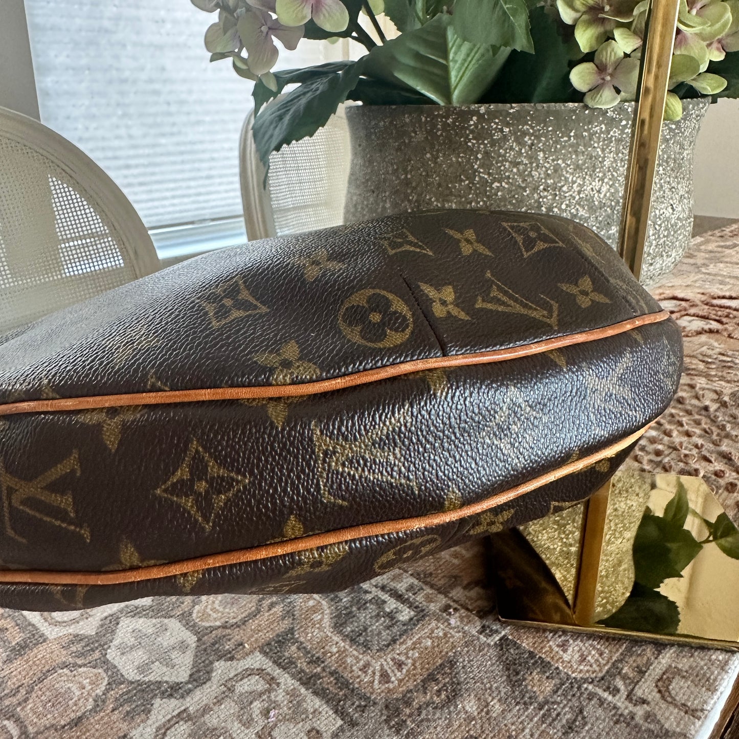 Louis Vuitton Croissant MM