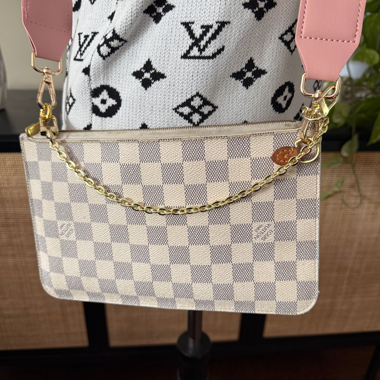 Louis Vuitton Neverfull MM Pouch