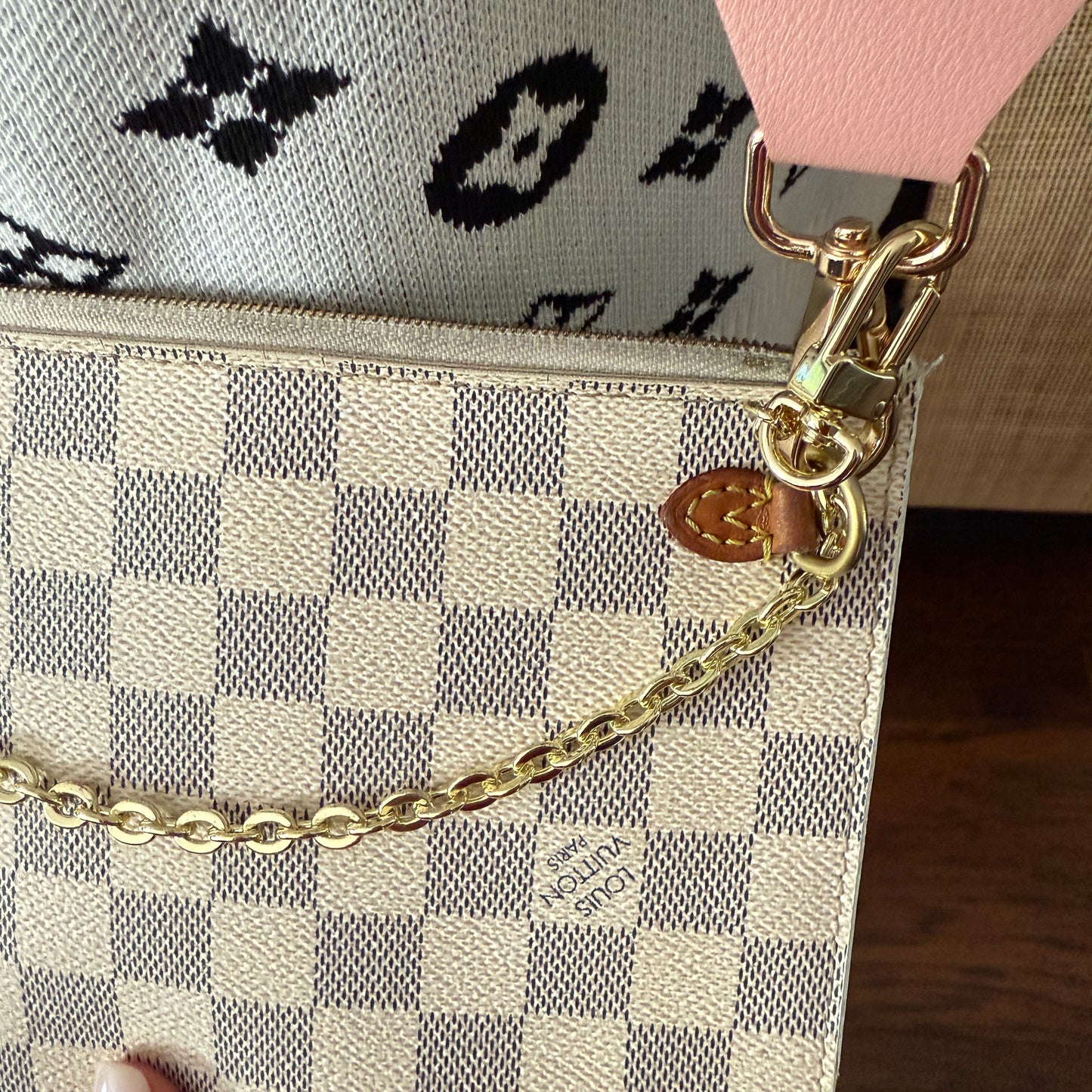 Louis Vuitton Neverfull MM Pouch
