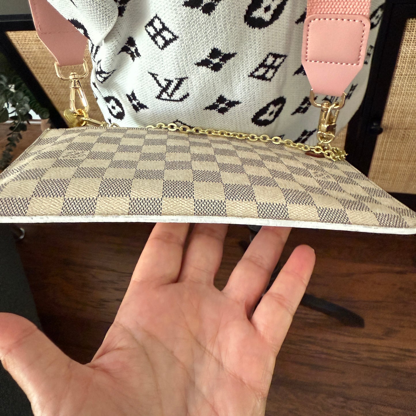 Louis Vuitton Neverfull MM Pouch