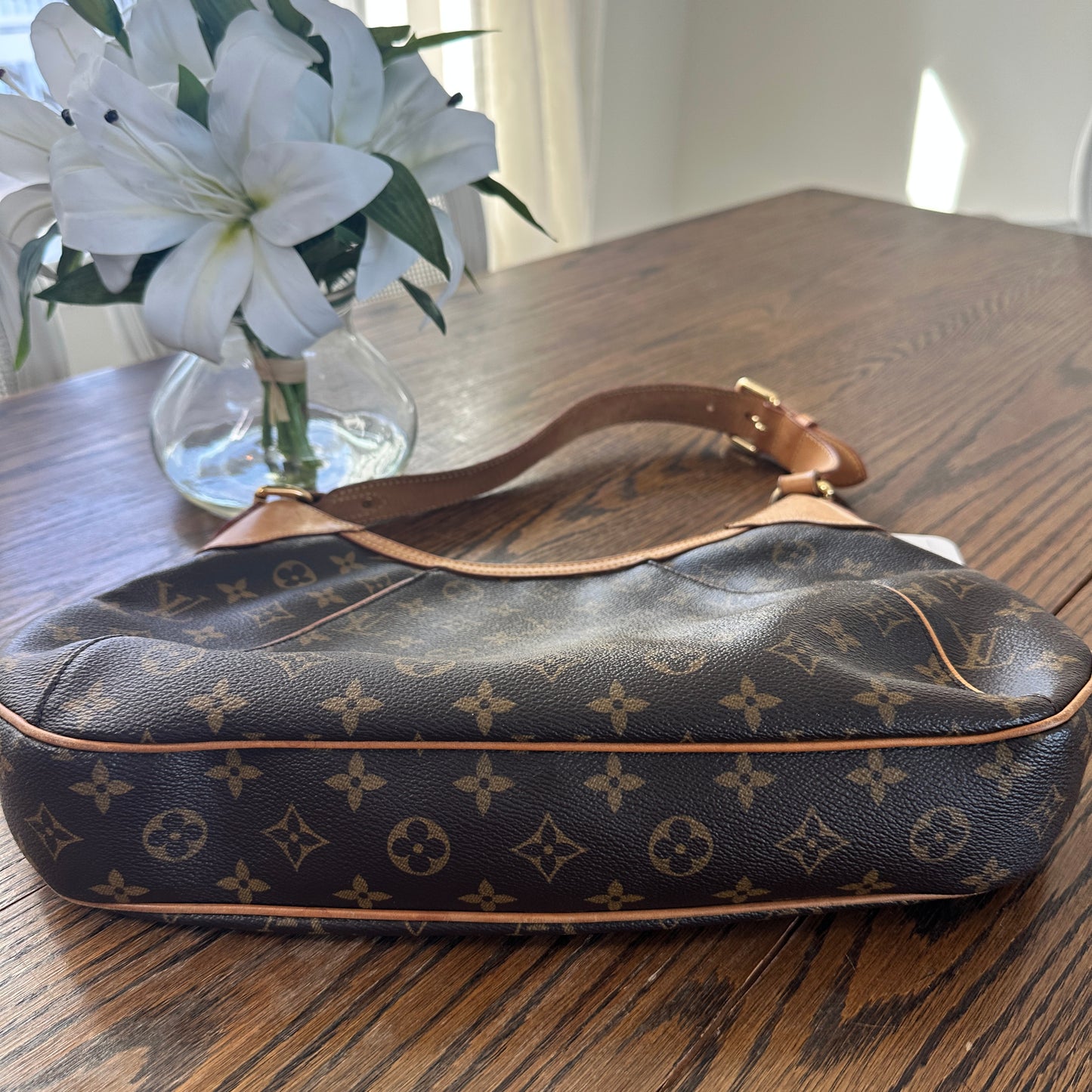 Louis Vuitton Thames PM