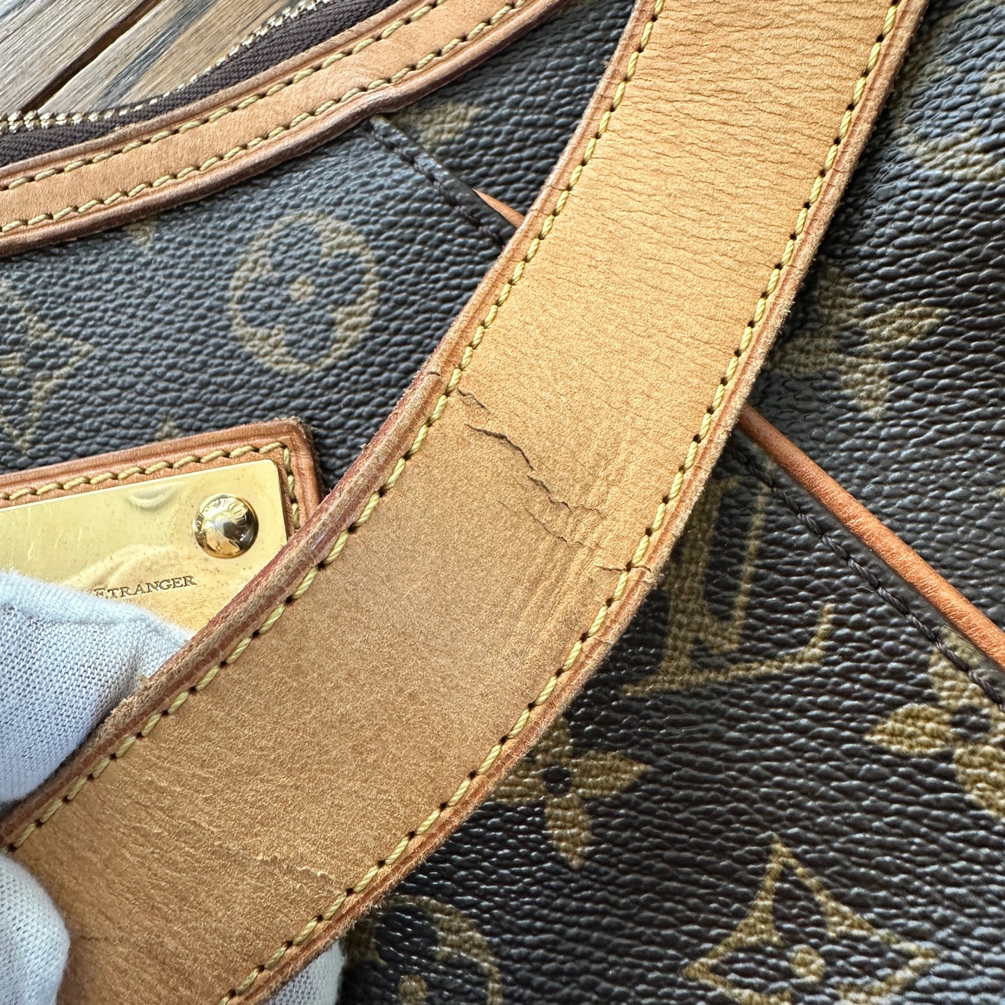Louis Vuitton Thames PM