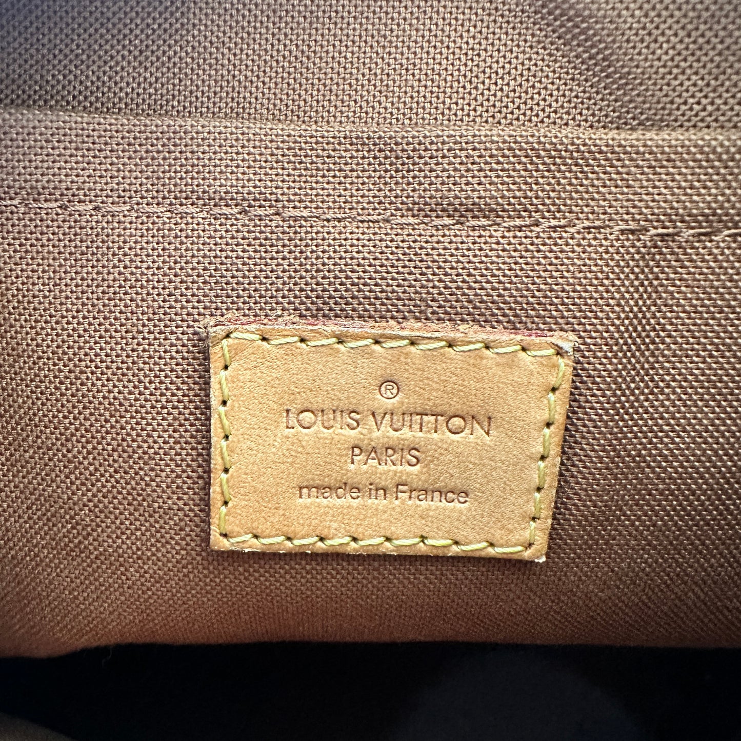 Louis Vuitton Thames PM