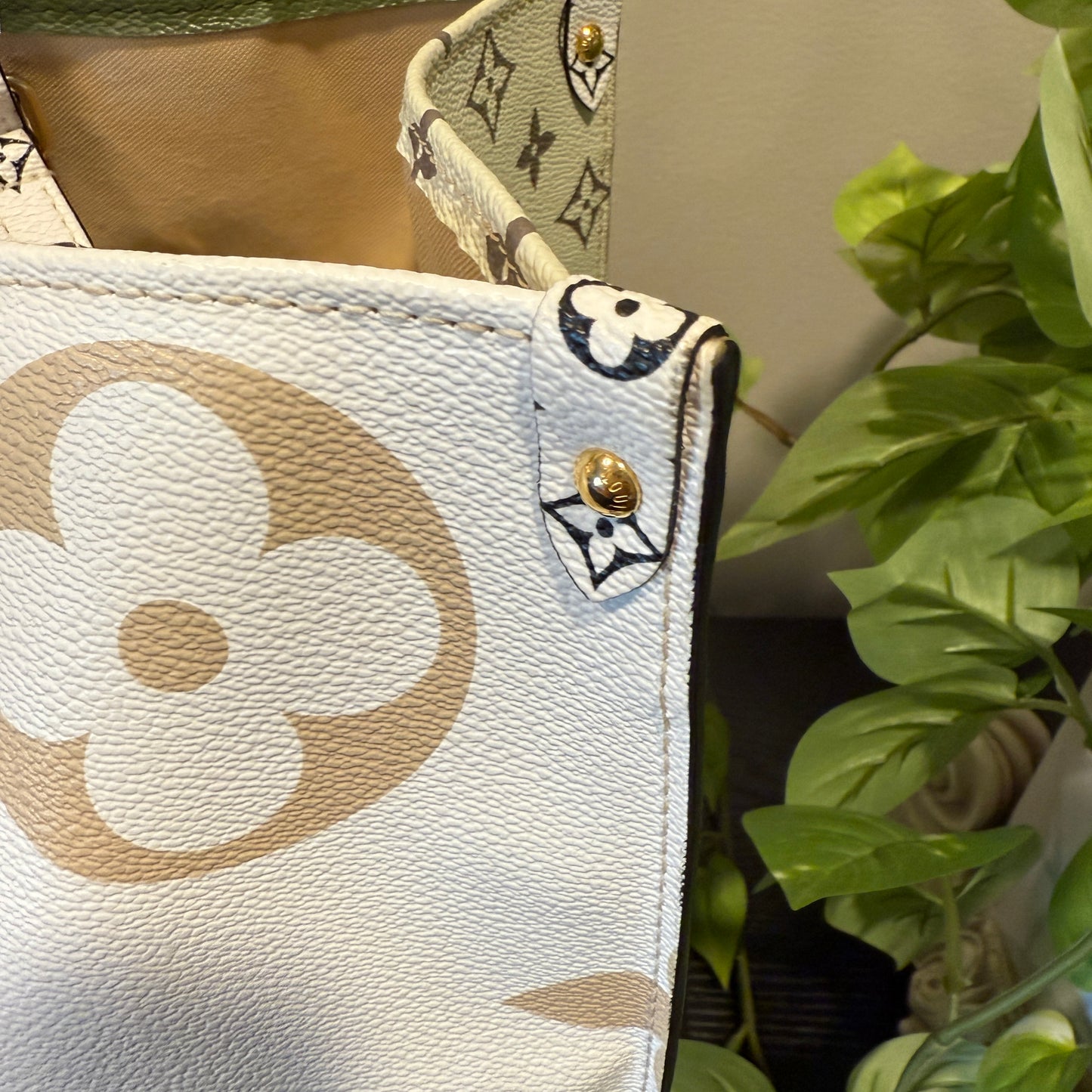 Louis Vuitton OnThe Go Limited Edition