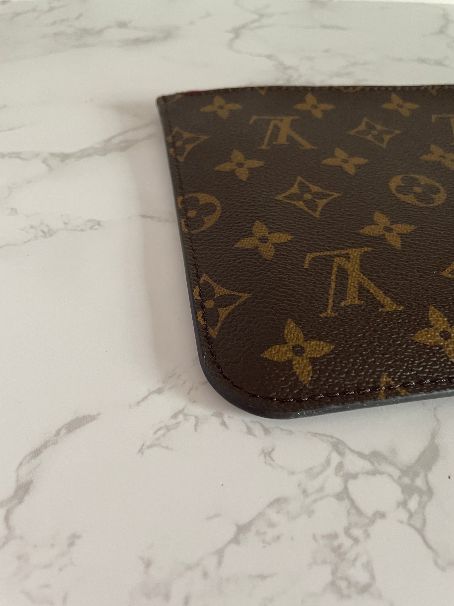 LOUIS VUITTON NEVERFULL GM POUCH