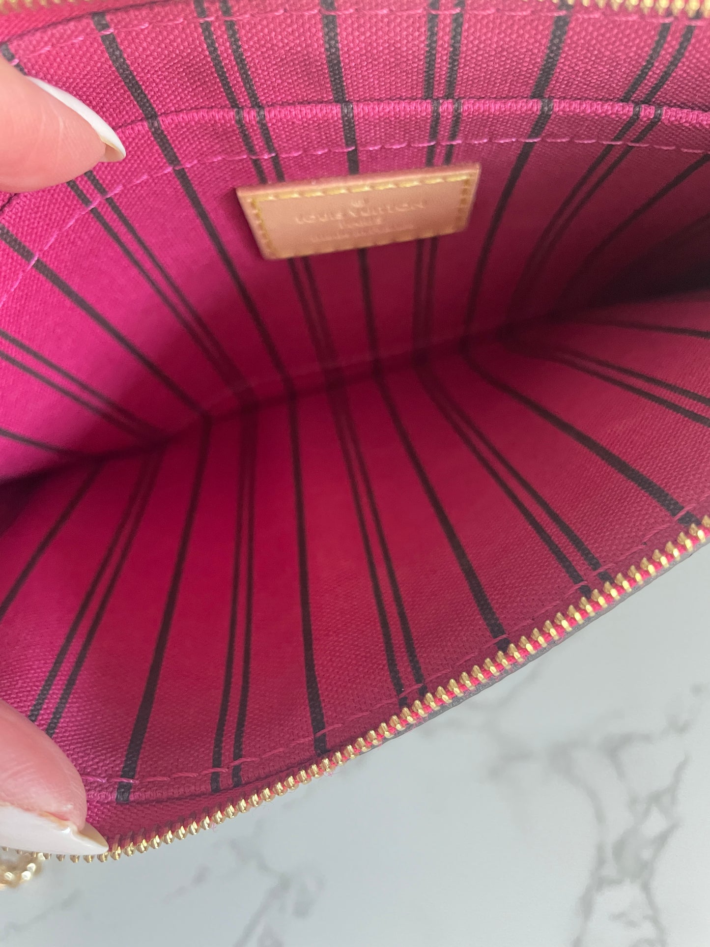 LOUIS VUITTON NEVERFULL GM POUCH