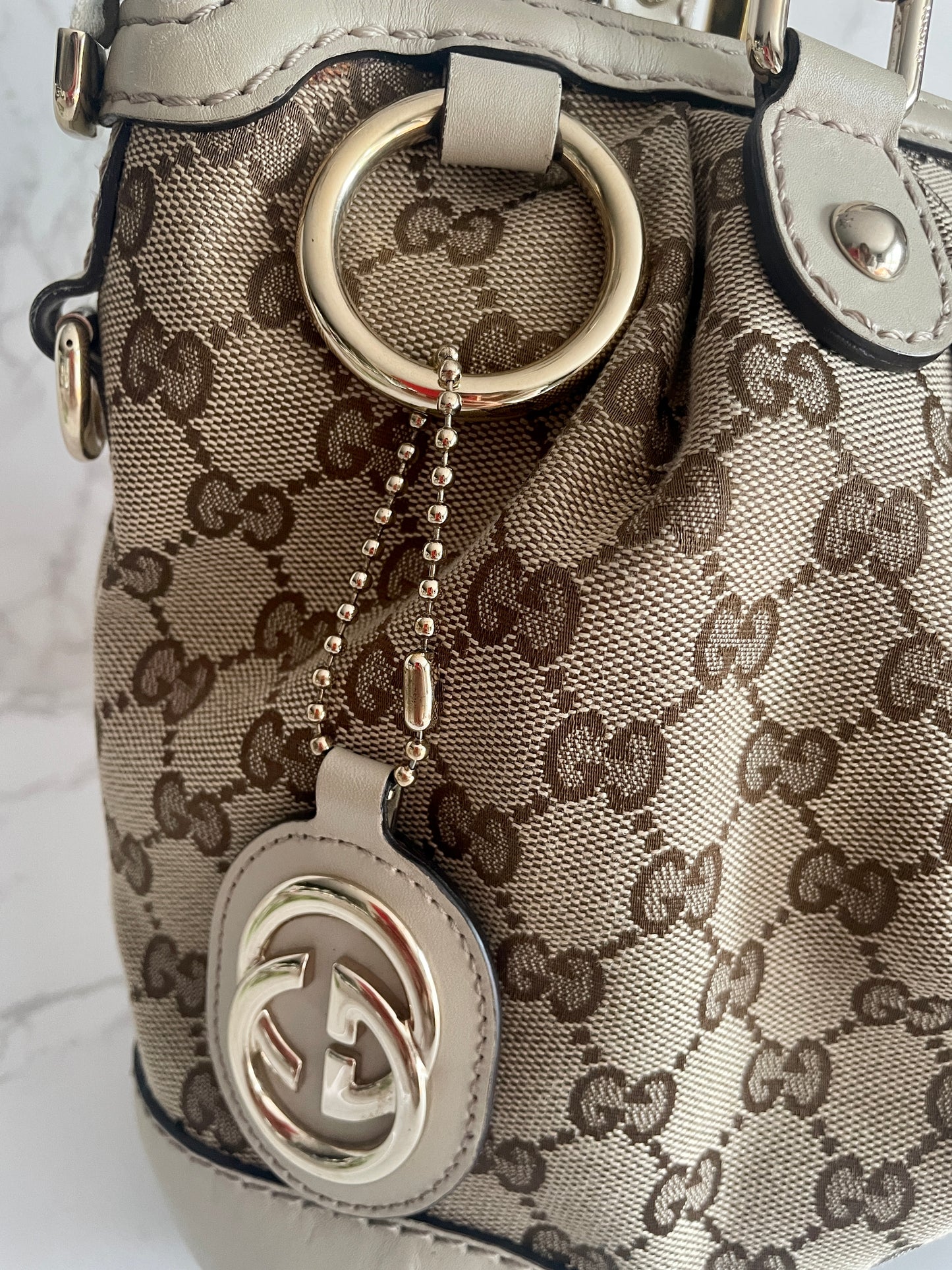 GUCCI CANVAS MEDIUM SUKEY CROSSBODY